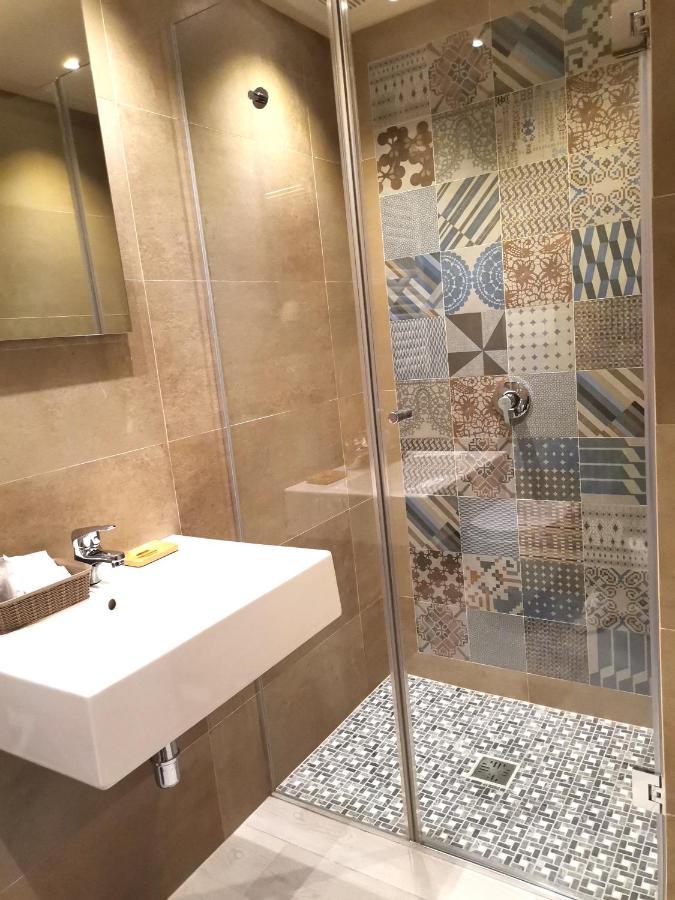 Bed and Breakfast Le Metro Карини Экстерьер фото