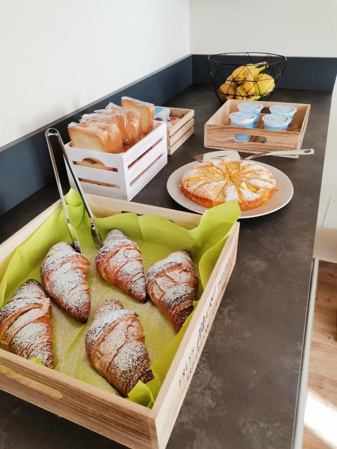 Bed and Breakfast Le Metro Карини Экстерьер фото